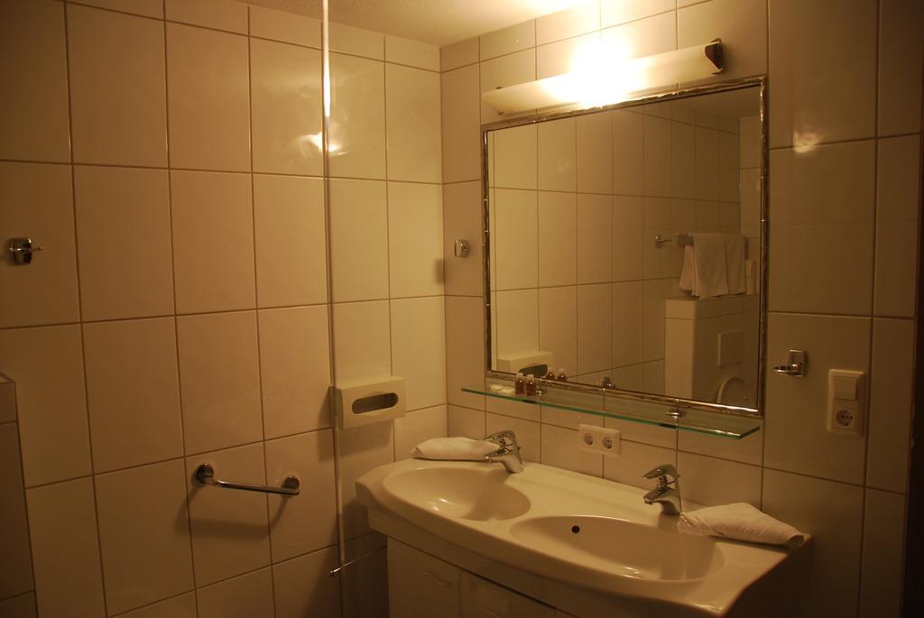 Alpenhotel Regina Наудерс Номер фото