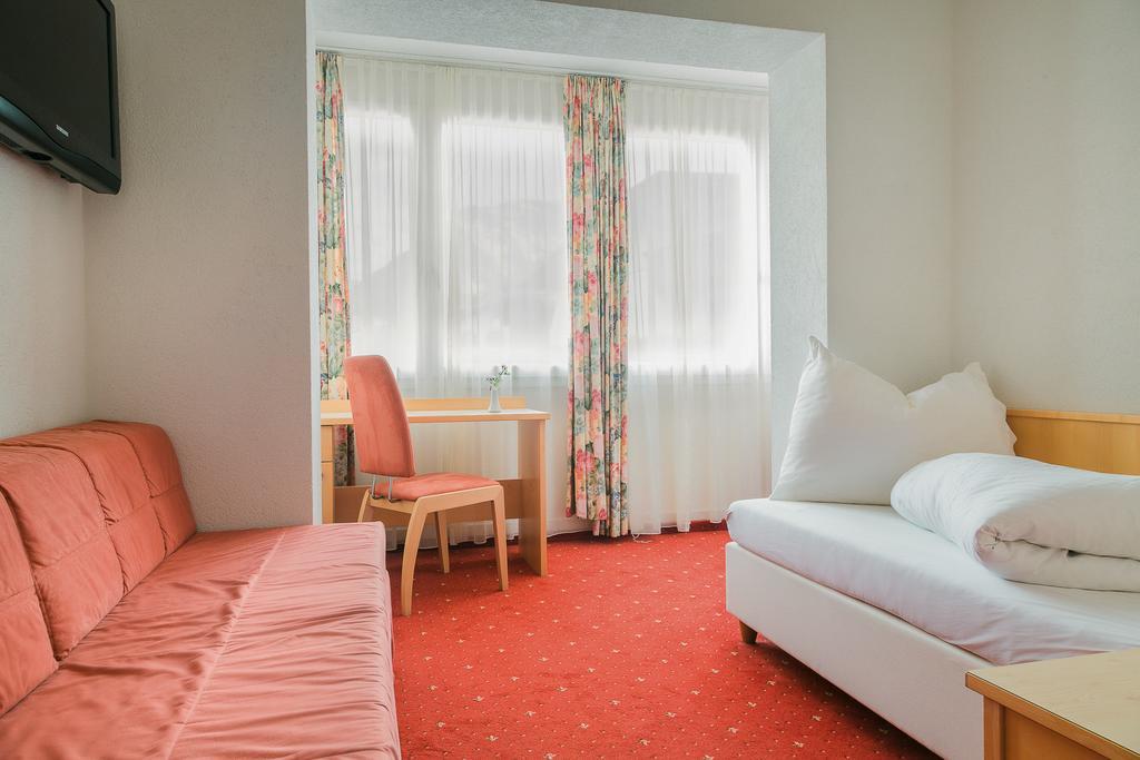 Alpenhotel Regina Наудерс Экстерьер фото