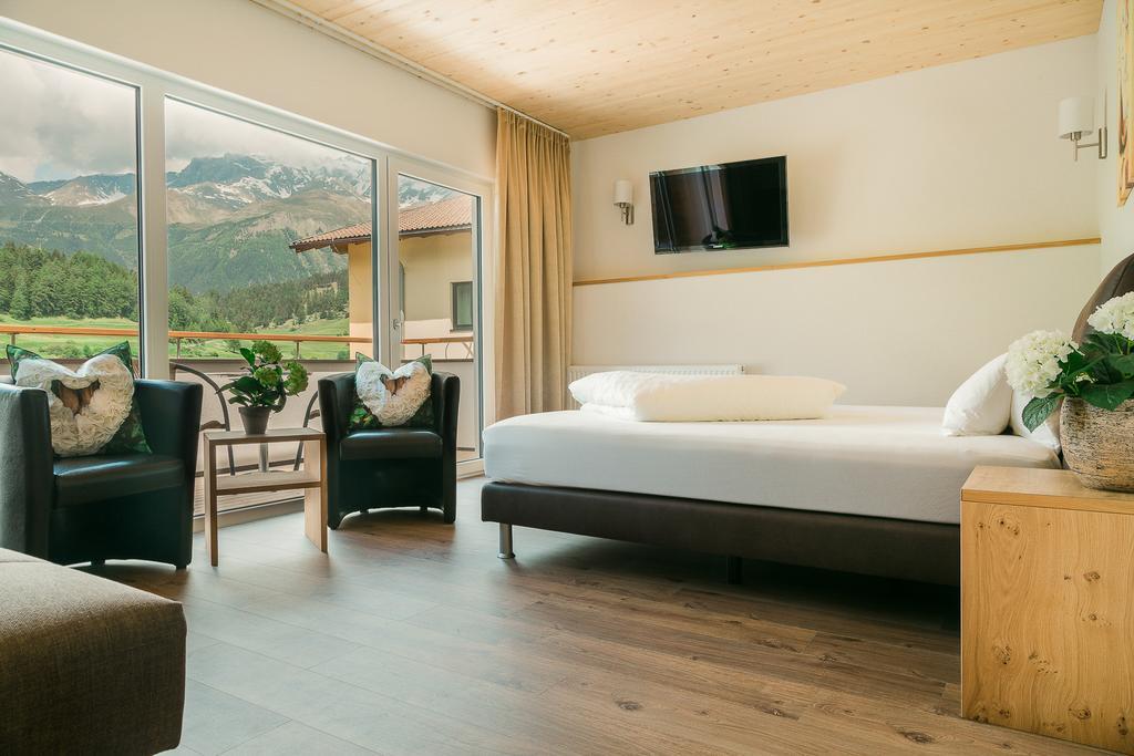 Alpenhotel Regina Наудерс Экстерьер фото